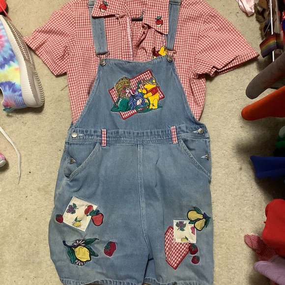 Walt Disney Store Pants - Vintage Disney -Winnie the Pooh Short Jumper/shirt